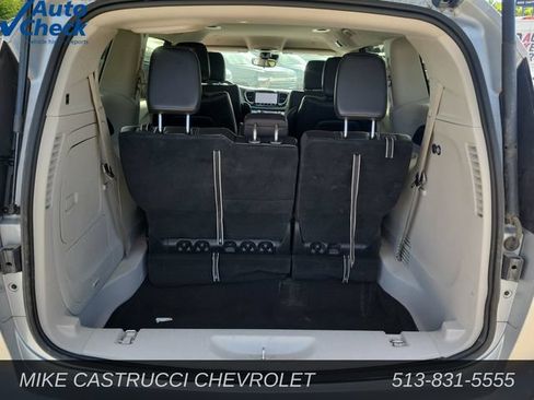 Used 2023 Chrysler Pacifica Touring-L FWD image 29
