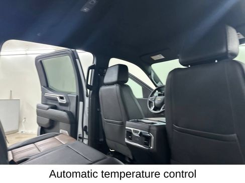 Used 2024 Chevrolet Silverado 1500 High Country w/ Technology Package AWD/4WD image 27
