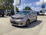 Used 2018 Chrysler Pacifica Limited image 3