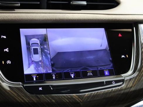 Certified 2025 Cadillac XT6 Sport w/ Platinum Package AWD/4WD image 18