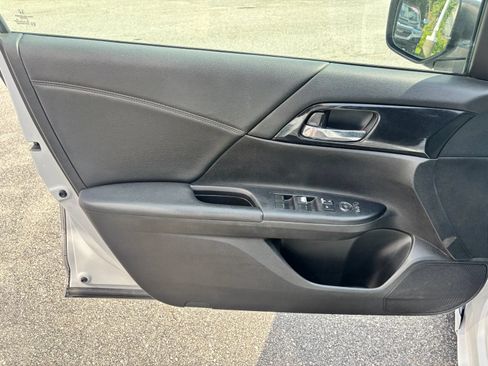 Used 2015 Honda Accord Sport image 12