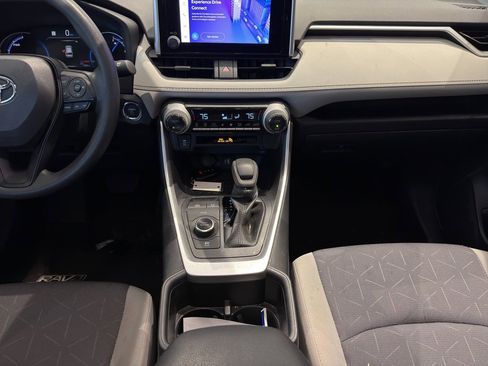 Used 2025 Toyota RAV4 XLE image 17