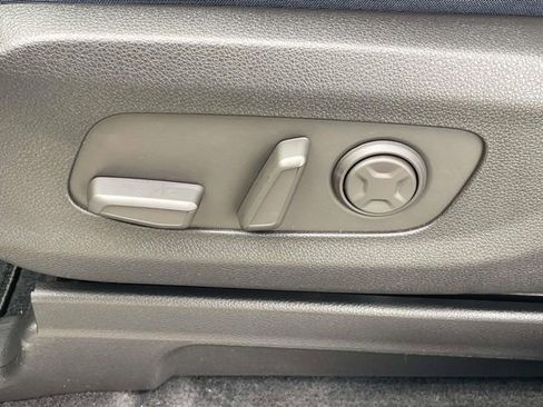 New 2026 Kia Carnival EX FWD image 29
