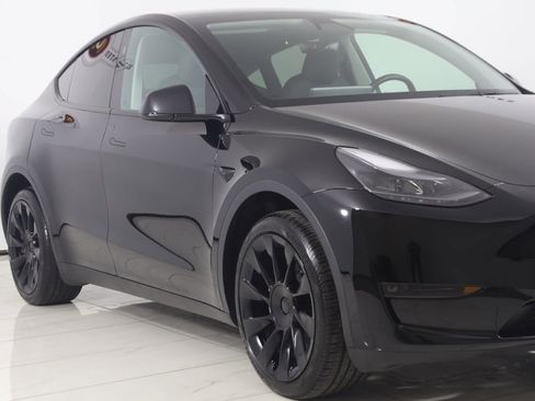 Used 2025 Tesla Model Y Long Range image 42