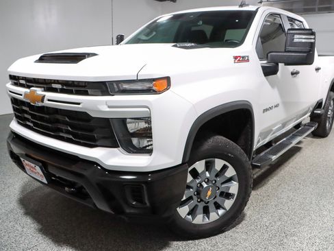 Used 2024 Chevrolet Silverado 2500 Custom w/ Custom Convenience Package image 31