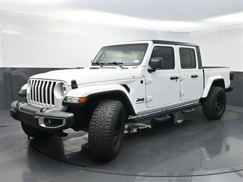 Used 2023 Jeep Gladiator Sport image 5