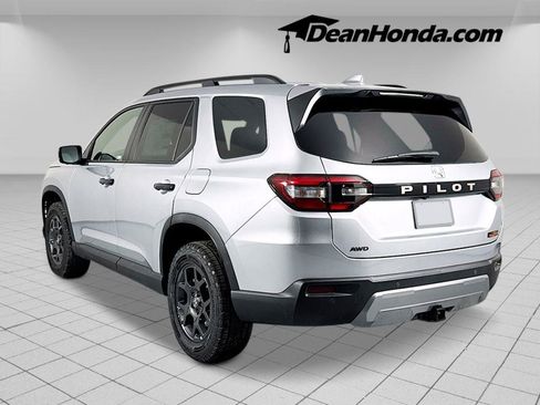 New 2026 Honda Pilot TrailSport image 3