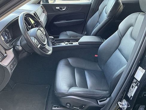 Certified 2021 Volvo XC60 T6 Momentum image 15