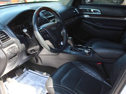 Used 2018 Ford Explorer Platinum AWD/4WD image 21