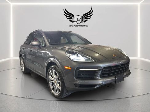 Used 2023 Porsche Cayenne AWD/4WD image 2