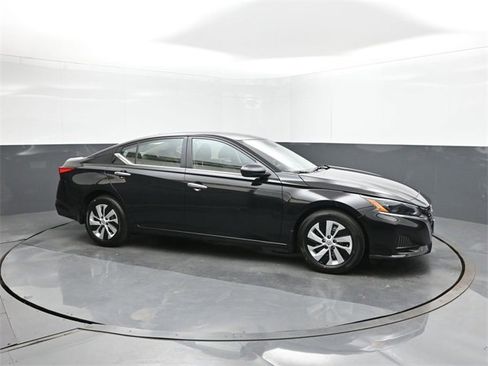 New 2025 Nissan Altima 2.5 S image 17