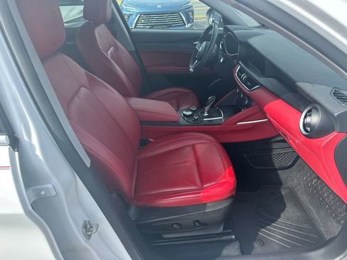 Used 2019 Alfa Romeo Stelvio AWD image 13