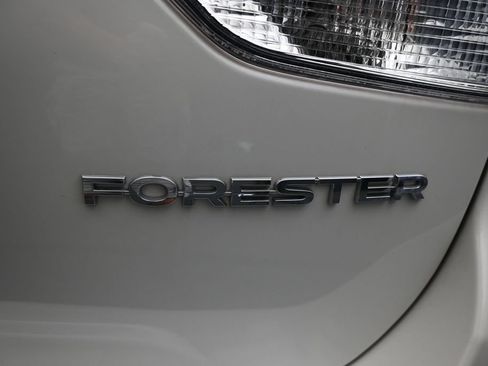 Used 2024 Subaru Forester Premium AWD/4WD image 11