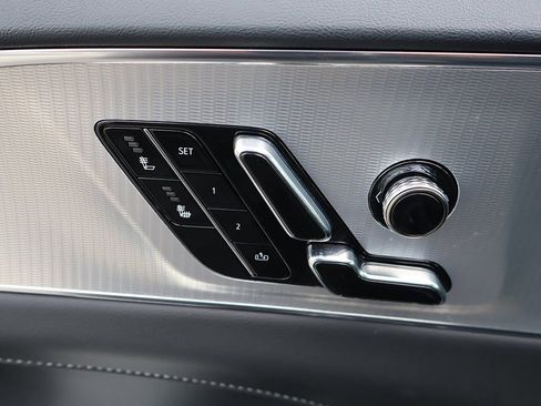 Used 2024 Cadillac Lyriq Tech w/ Driver Assist Package image 39