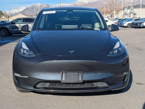 Used 2024 Tesla Model Y Long Range image 11