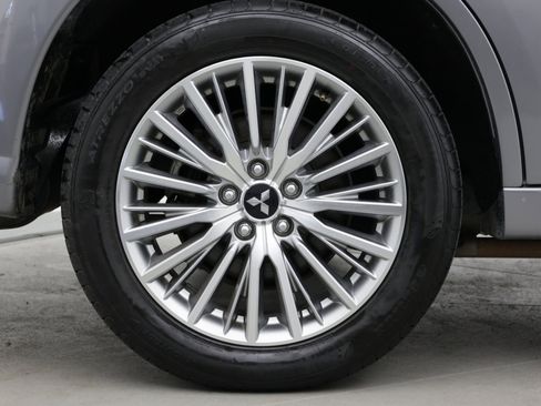 Used 2022 Mitsubishi Outlander LE AWD/4WD image 10