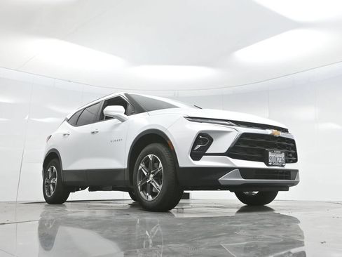 New 2025 Chevrolet Blazer LT w/ Convenience Package FWD image 67