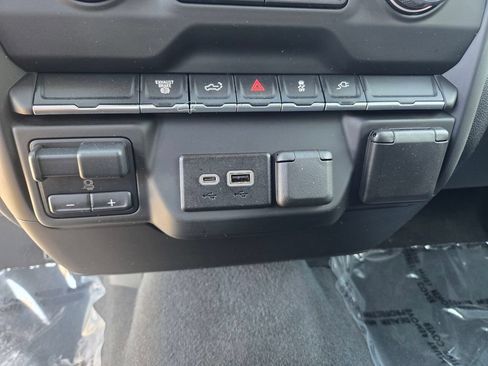 Used 2023 Chevrolet Silverado 2500 Custom w/ Custom Value Package AWD/4WD image 15