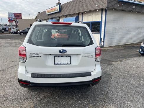 Used 2017 Subaru Forester 2.5i w/ Alloy Wheel Package image 4