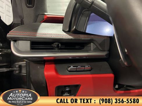 Used 2022 Chevrolet Corvette Stingray Premium Conv w/ Z51 Performance Package image 19