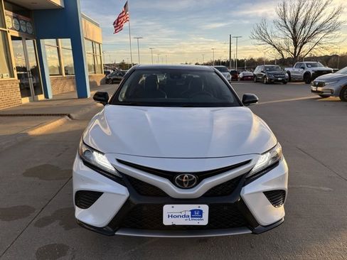 Used 2018 Toyota Camry XSE image 2