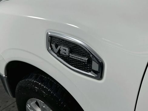 Used 2017 Nissan Titan SV AWD/4WD image 26