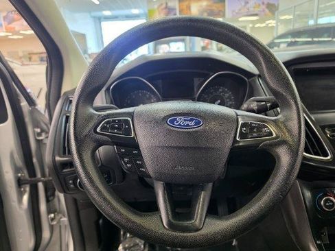 Used 2017 Ford Focus SEL FWD image 16