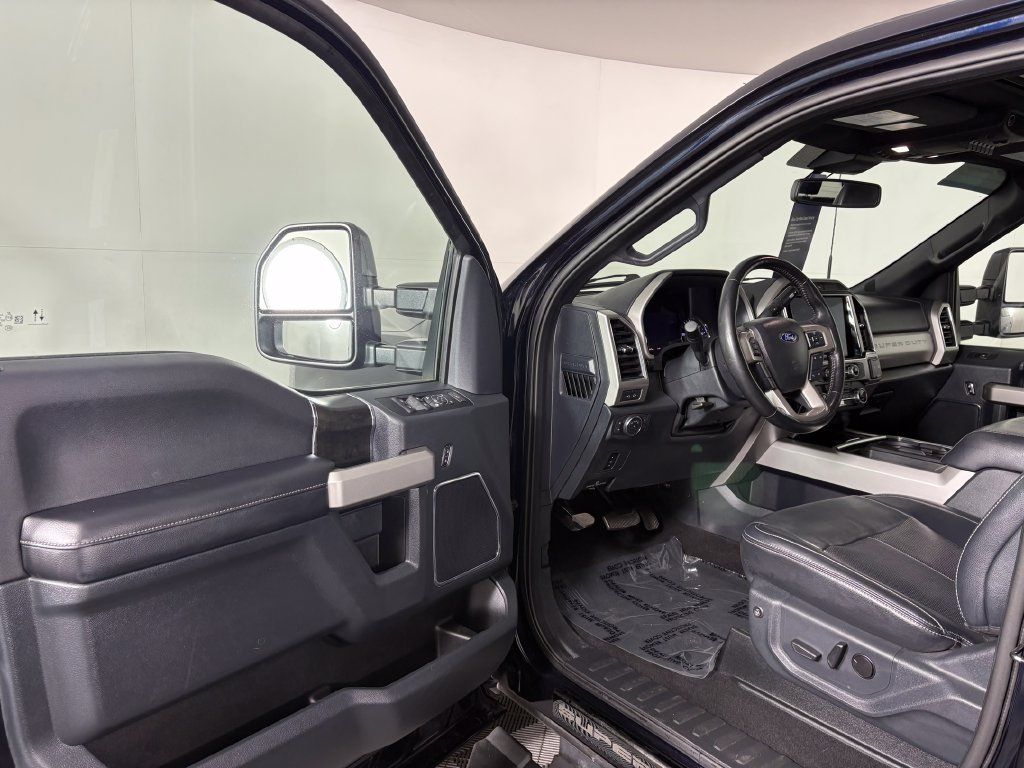 Used 2022 Ford F250 Lariat w/ Black Appearance Package AWD/4WD image 11
