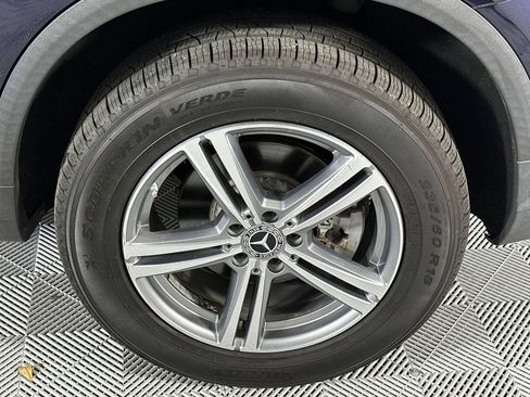 Used 2021 Mercedes-Benz GLC 300 4MATIC w/ Premium Package image 10