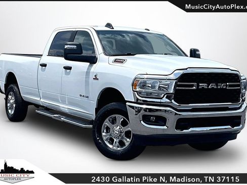 Used 2024 RAM 3500 Big Horn AWD/4WD image 1