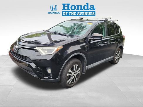 Used 2016 Toyota RAV4 LE AWD/4WD image 3
