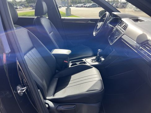 Used 2023 Volkswagen Tiguan SE R-Line FWD image 28