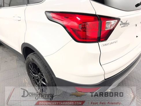 Used 2019 Ford Escape SE FWD image 13