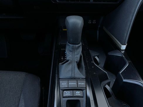 Used 2025 Toyota Camry LE image 23