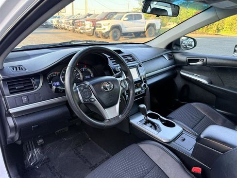 Used 2012 Toyota Camry SE FWD image 25
