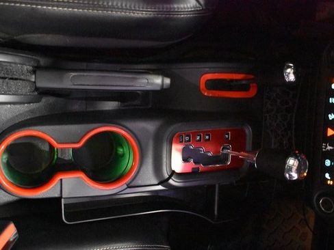 Used 2015 Jeep Wrangler Unlimited Sahara w/ Connectivity Group image 29