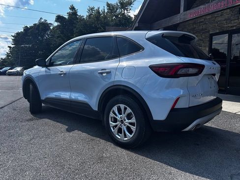Used 2025 Ford Escape Active AWD/4WD image 2