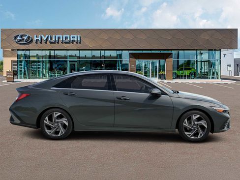 New 2026 Hyundai Elantra Limited image 6