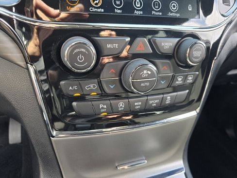 Certified 2022 Jeep Grand Cherokee Laredo E RWD image 24