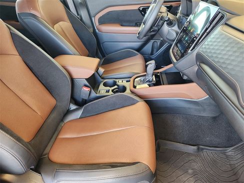 Used 2025 Subaru Forester Touring image 10