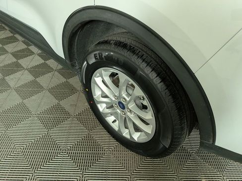 Used 2022 Ford Escape SE image 13