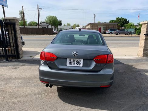 Used 2013 Volkswagen Jetta SE image 3