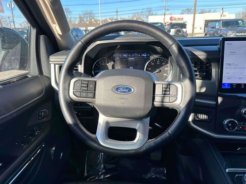 Used 2023 Ford Expedition XLT image 13
