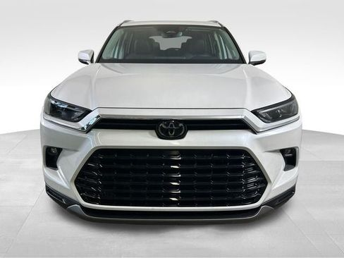 Used 2024 Toyota Grand Highlander AWD image 8