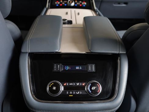 Used 2019 Lincoln Navigator Black Label w/ Cargo Package AWD/4WD image 40