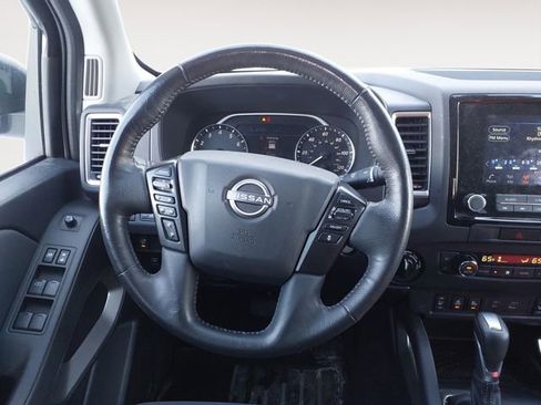 Used 2022 Nissan Frontier SV image 12