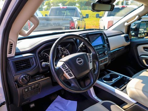 Used 2024 Nissan Titan SV w/ SV Convenience Package AWD/4WD image 11