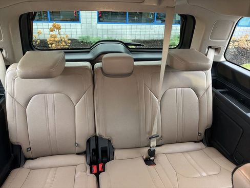 Used 2024 Ford Expedition Limited image 39