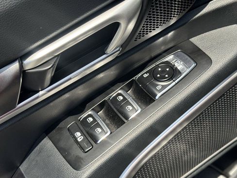 Used 2025 Kia Telluride S FWD image 15