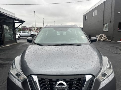 Used 2018 Nissan Kicks S FWD image 22
